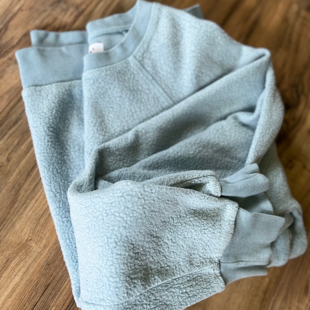Feat BlanketBlend Crewneck Fleece Sweatshirt – Light Blue – Unisex S